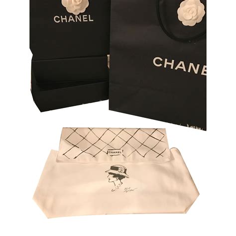 white chanel dust bag